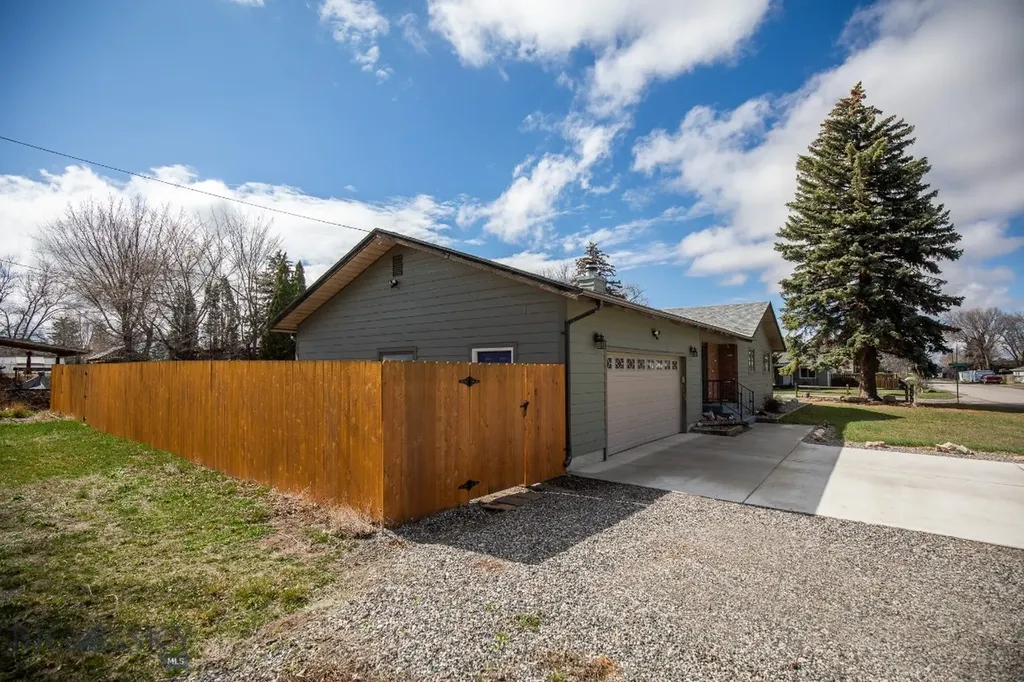 110 W Park Avenue Manhattan MT 59741