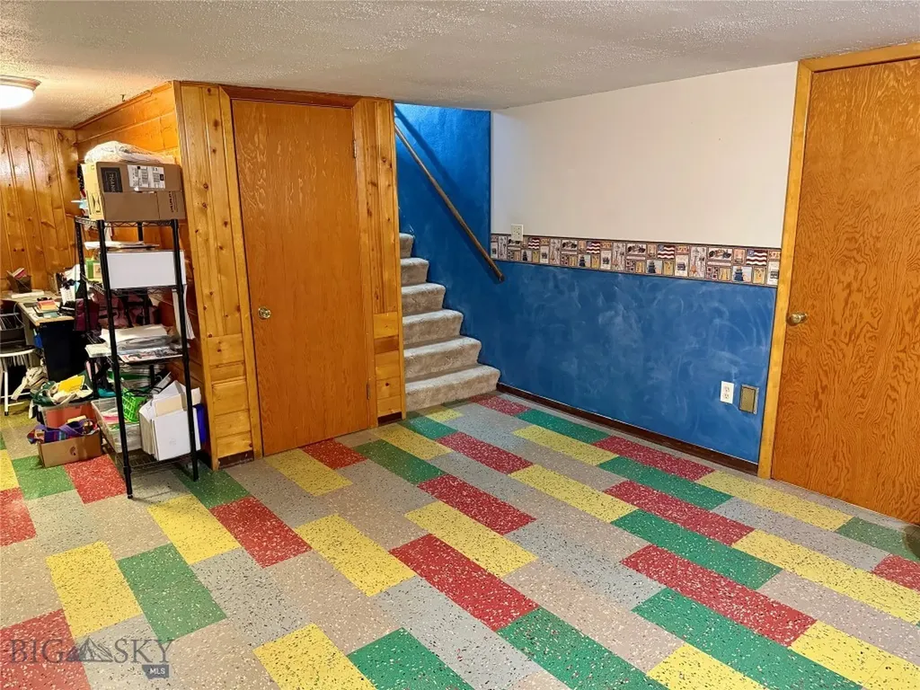 110 W Park Avenue Manhattan MT 59741