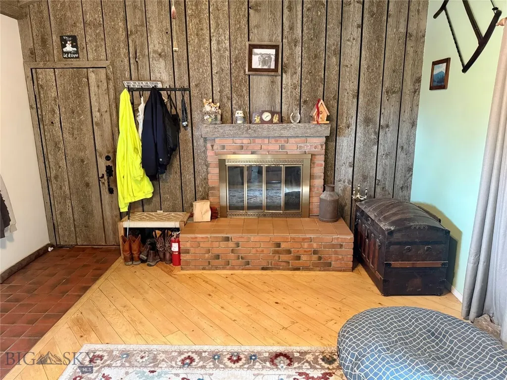 110 W Park Avenue Manhattan MT 59741
