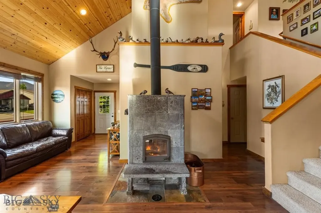 702 Nebula Street Livingston MT 59047