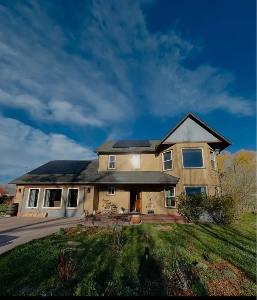 402 2nd Avenue N Clyde Park MT 59018