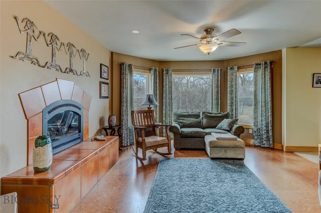402 2nd Avenue N Clyde Park MT 59018