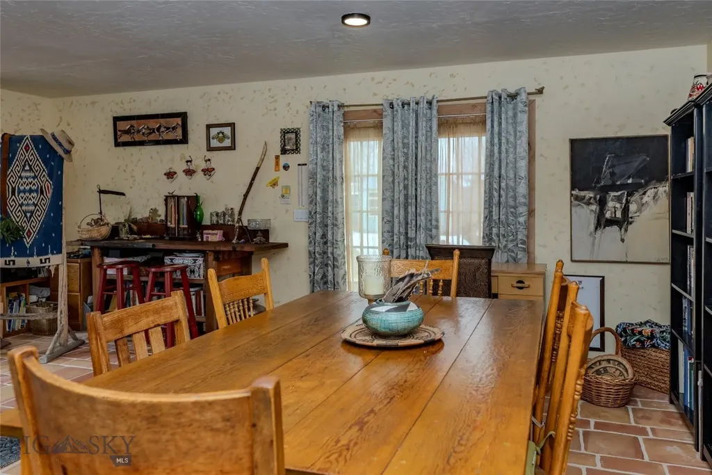 402 2nd Avenue N Clyde Park MT 59018