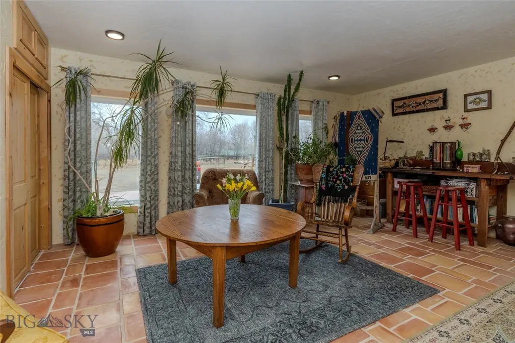 402 2nd Avenue N Clyde Park MT 59018