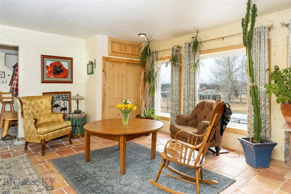 402 2nd Avenue N Clyde Park MT 59018