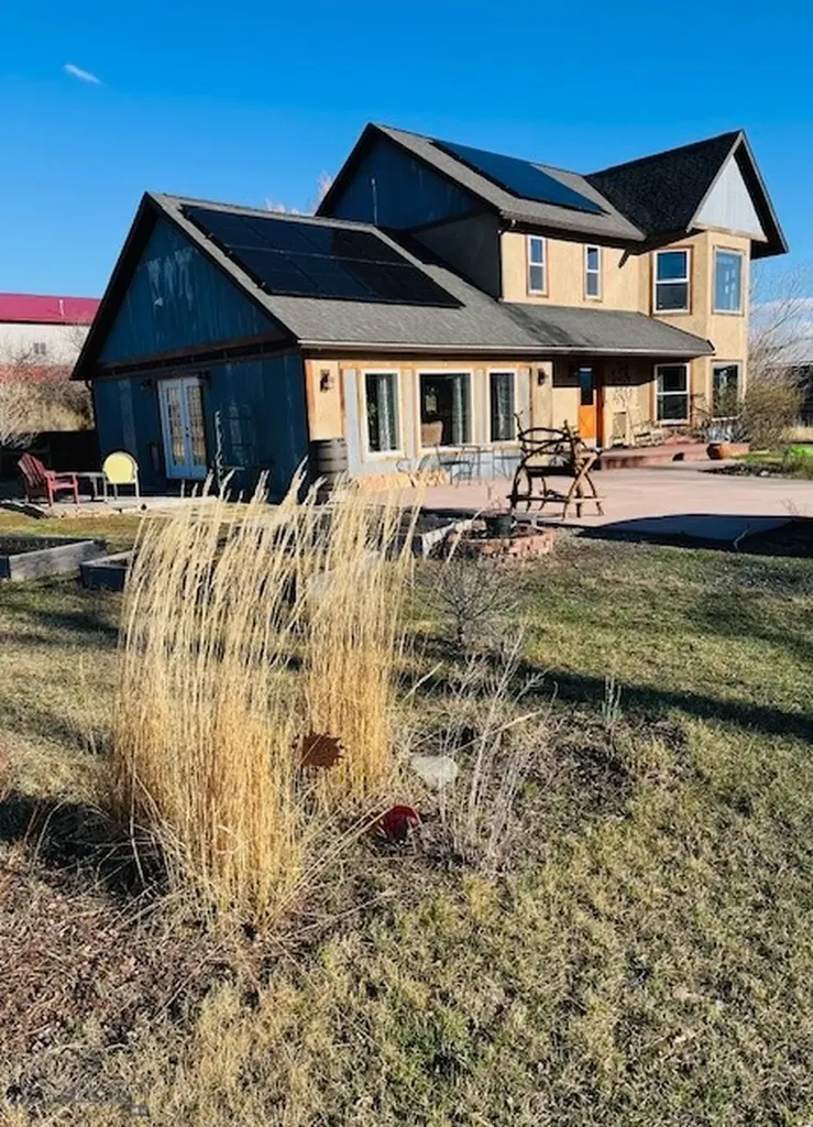 402 2nd Avenue N Clyde Park MT 59018