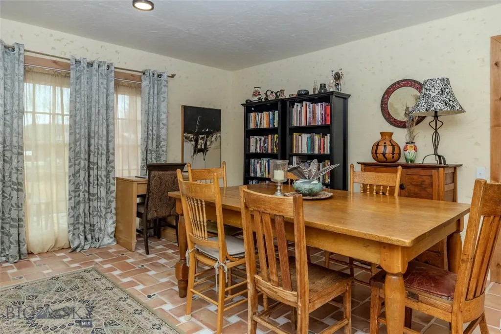 402 2nd Avenue N Clyde Park MT 59018