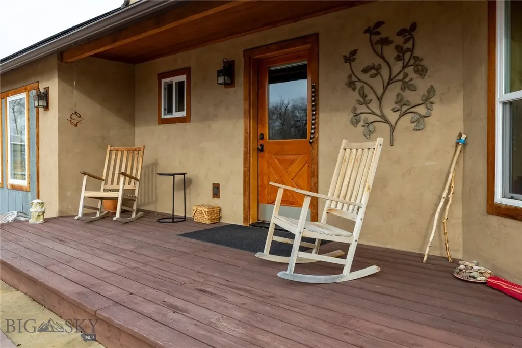 402 2nd Avenue N Clyde Park MT 59018
