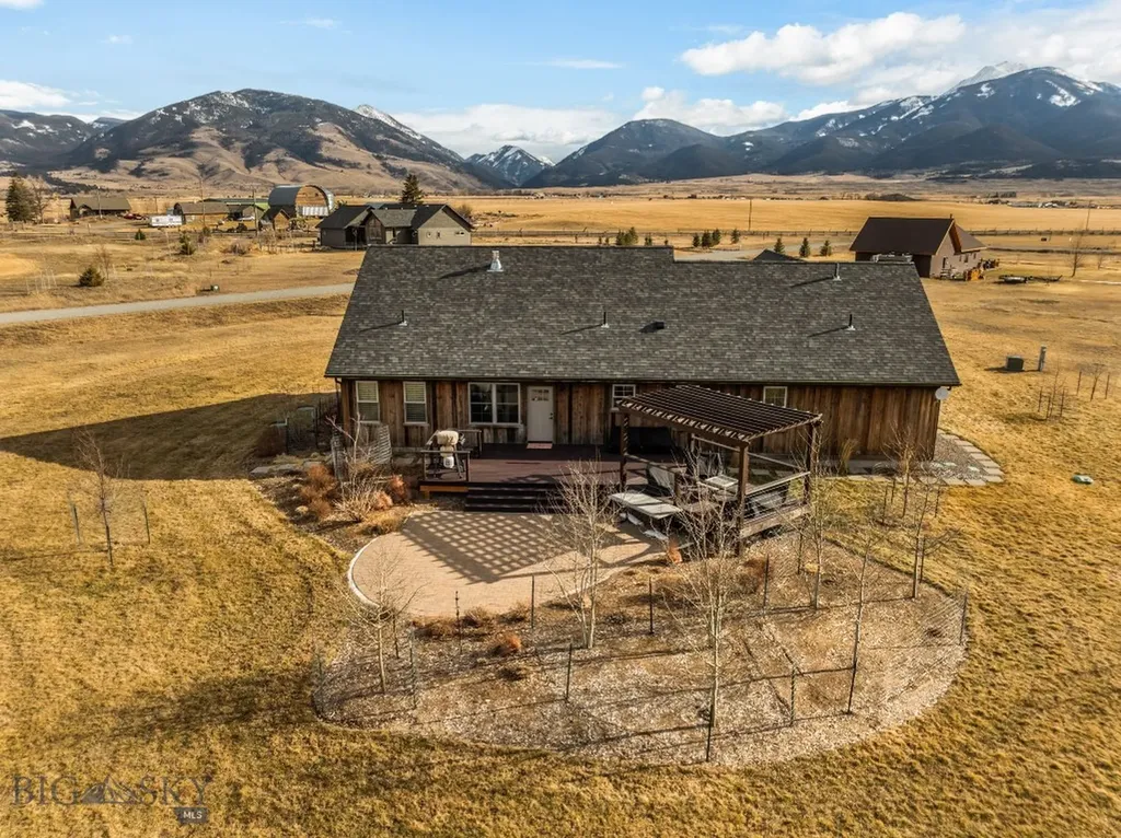 27 Obsidian Lane Livingston MT 59047