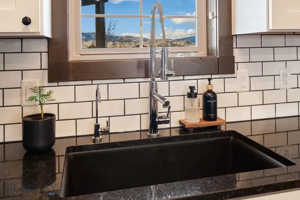 27 Obsidian Lane Livingston MT 59047