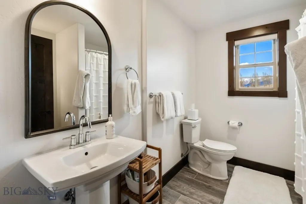 27 Obsidian Lane Livingston MT 59047