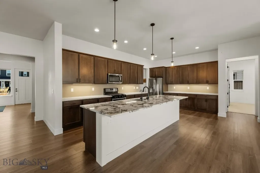 1609 Wyatt Earp Belgrade MT 59714