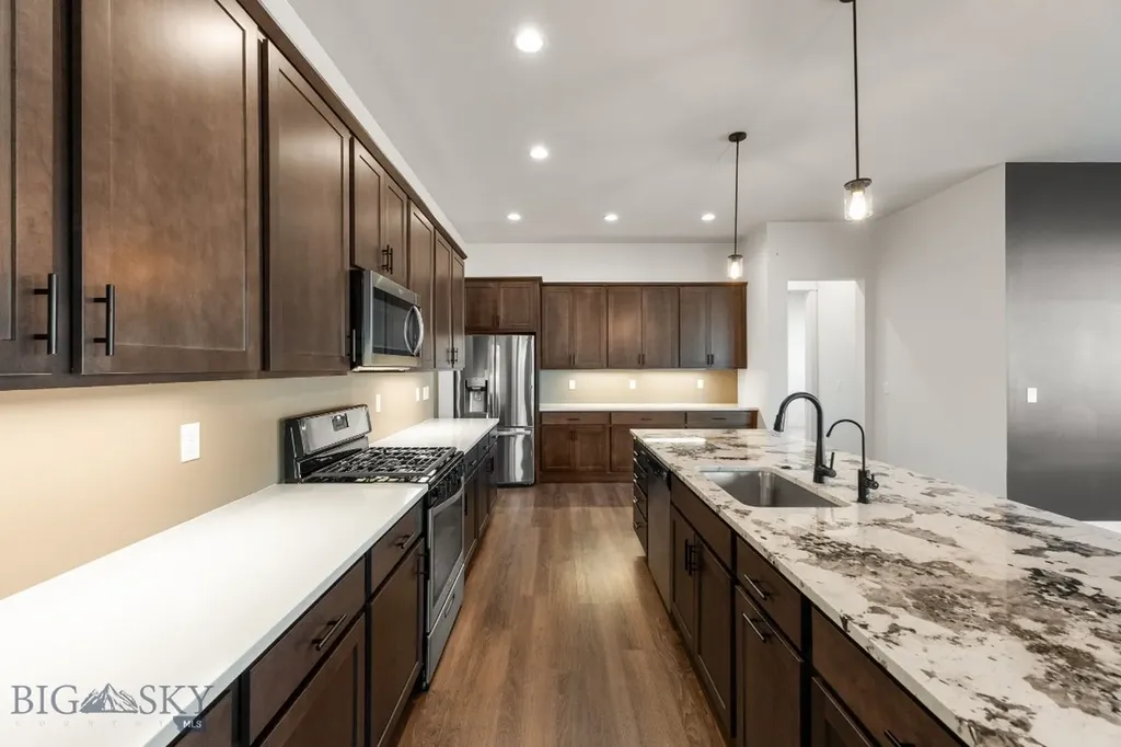 1609 Wyatt Earp Belgrade MT 59714