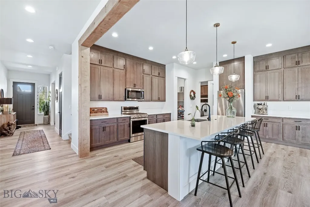 1711 Wyatt Earp Court Belgrade MT 59714