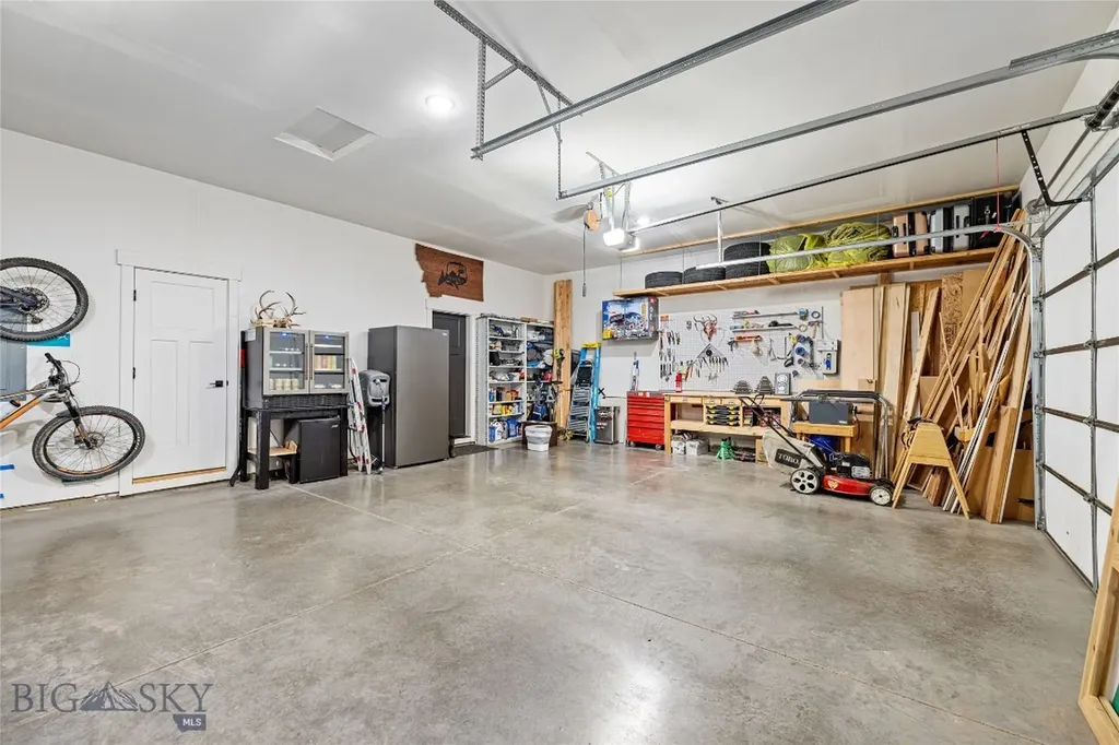 1711 Wyatt Earp Court Belgrade MT 59714