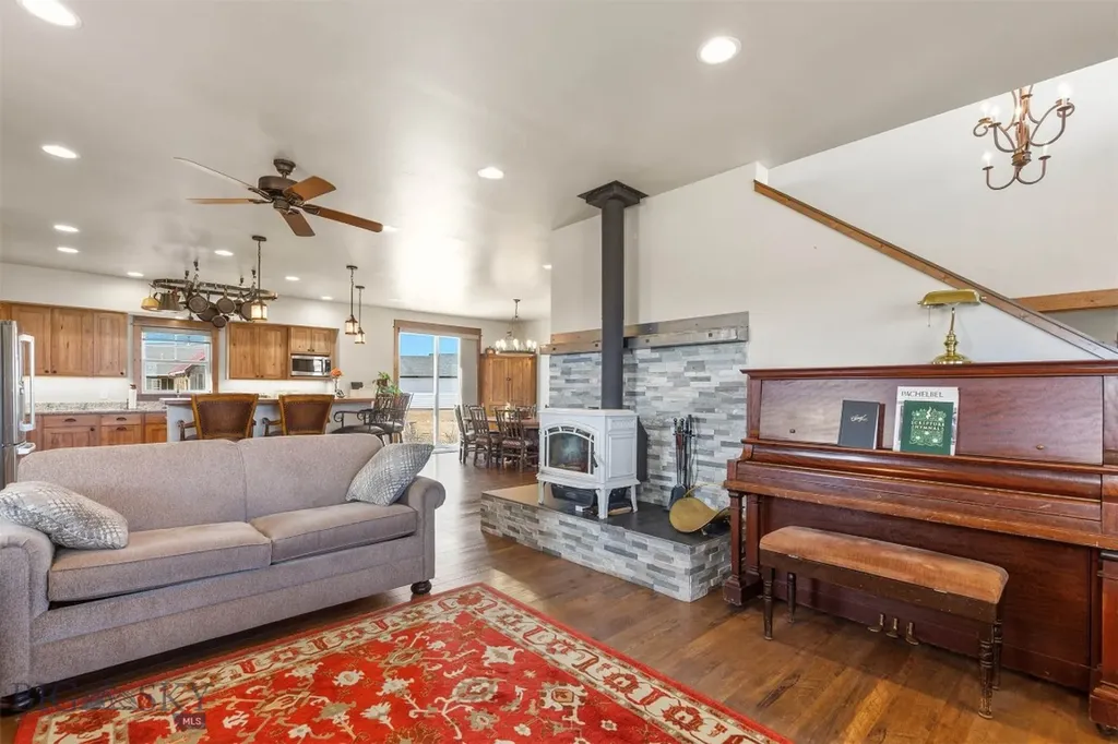 1707 Roundup Boulevard Belgrade MT 59714