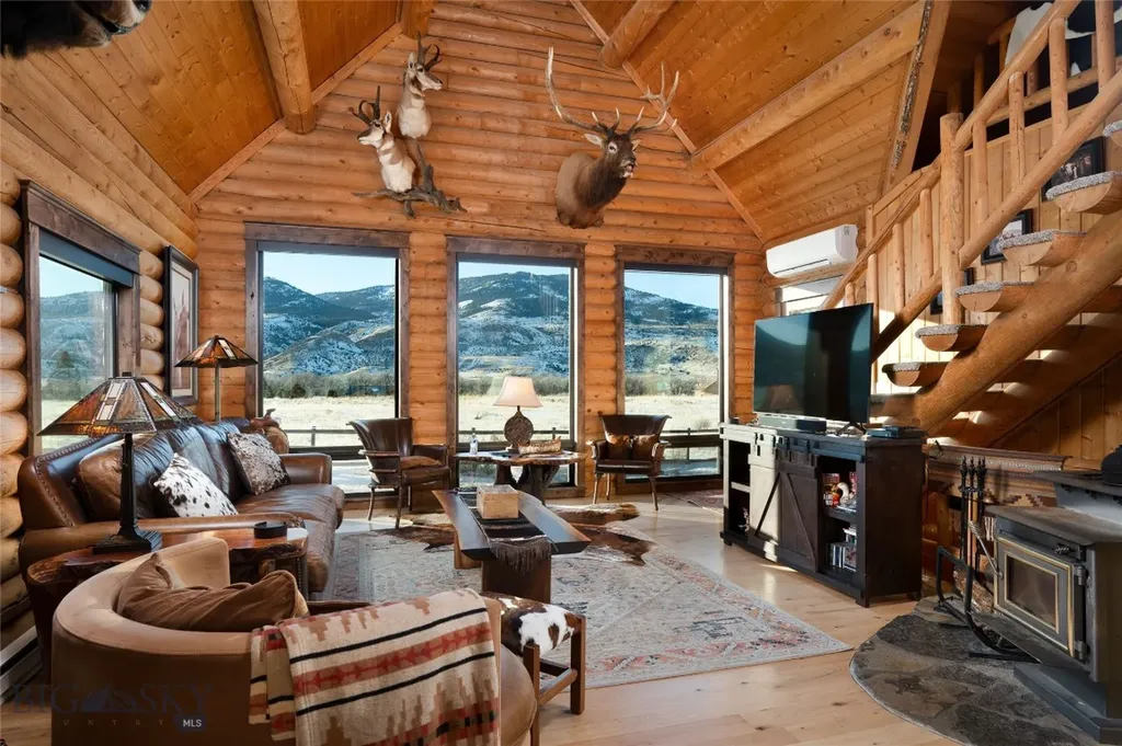 198 E River Road Emigrant MT 59027