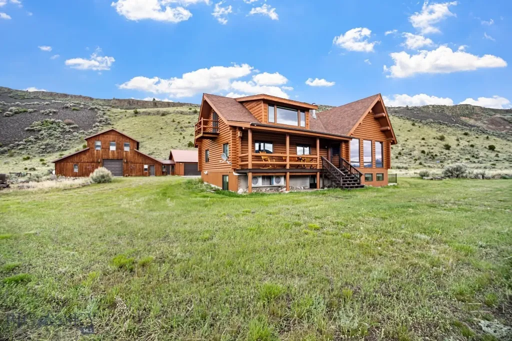198 E River Road Emigrant MT 59027