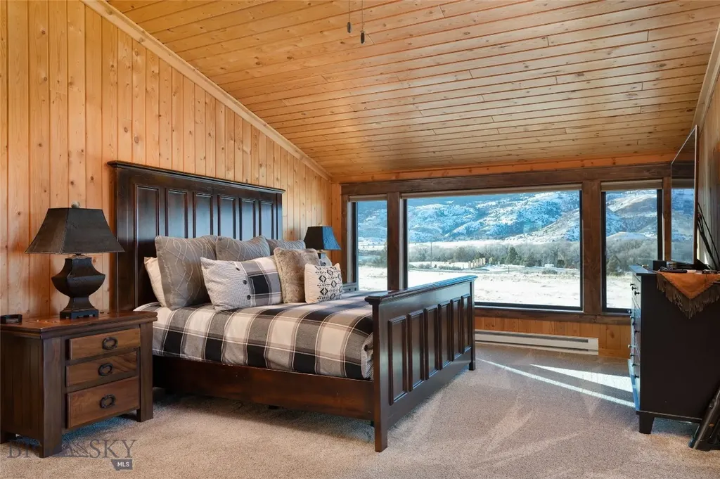 198 E River Road Emigrant MT 59027