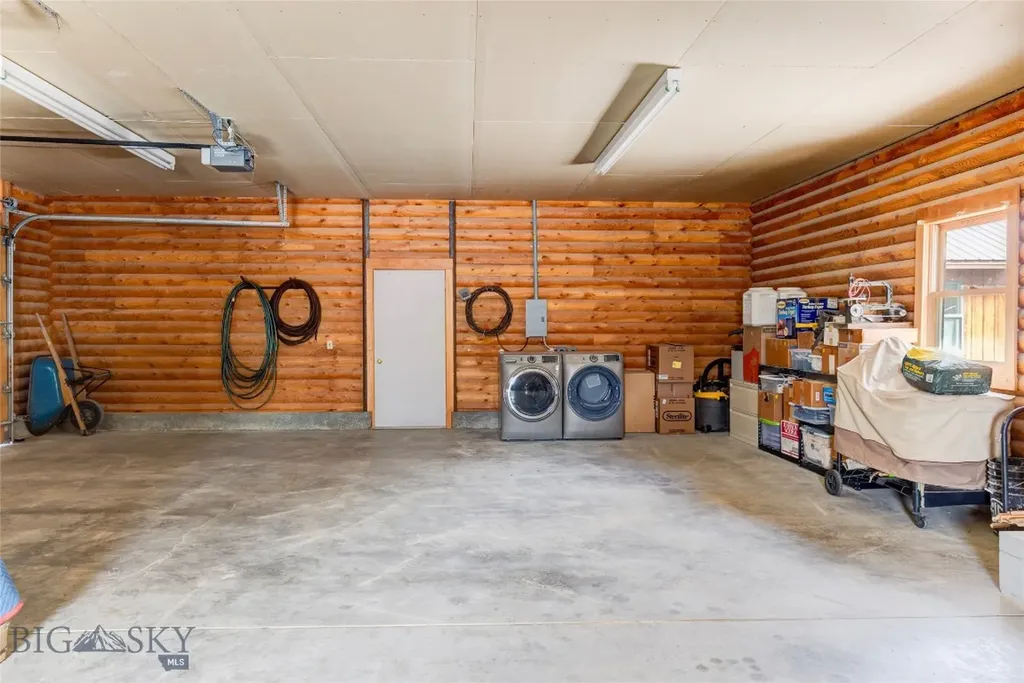 198 E River Road Emigrant MT 59027