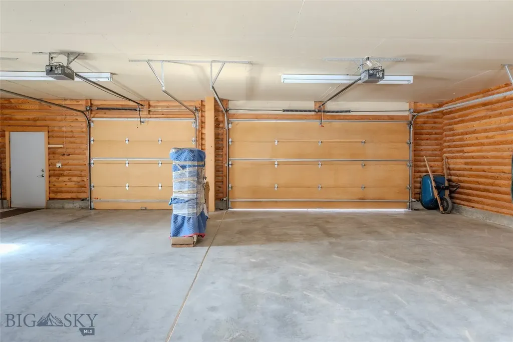 198 E River Road Emigrant MT 59027