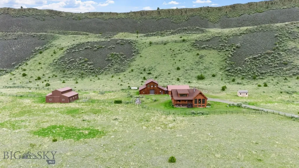 198 E River Road Emigrant MT 59027