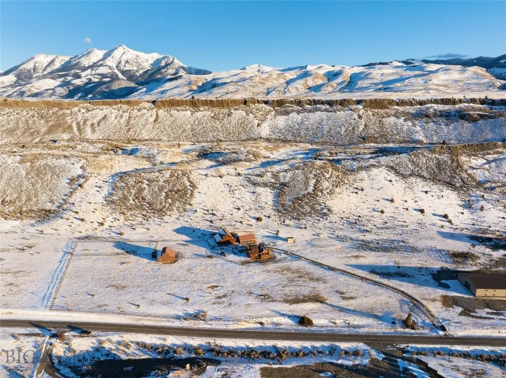 198 E River Road Emigrant MT 59027