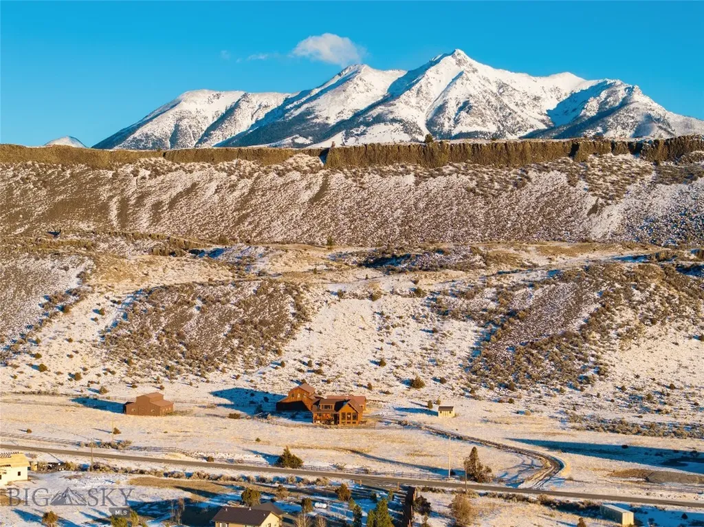 198 E River Road Emigrant MT 59027