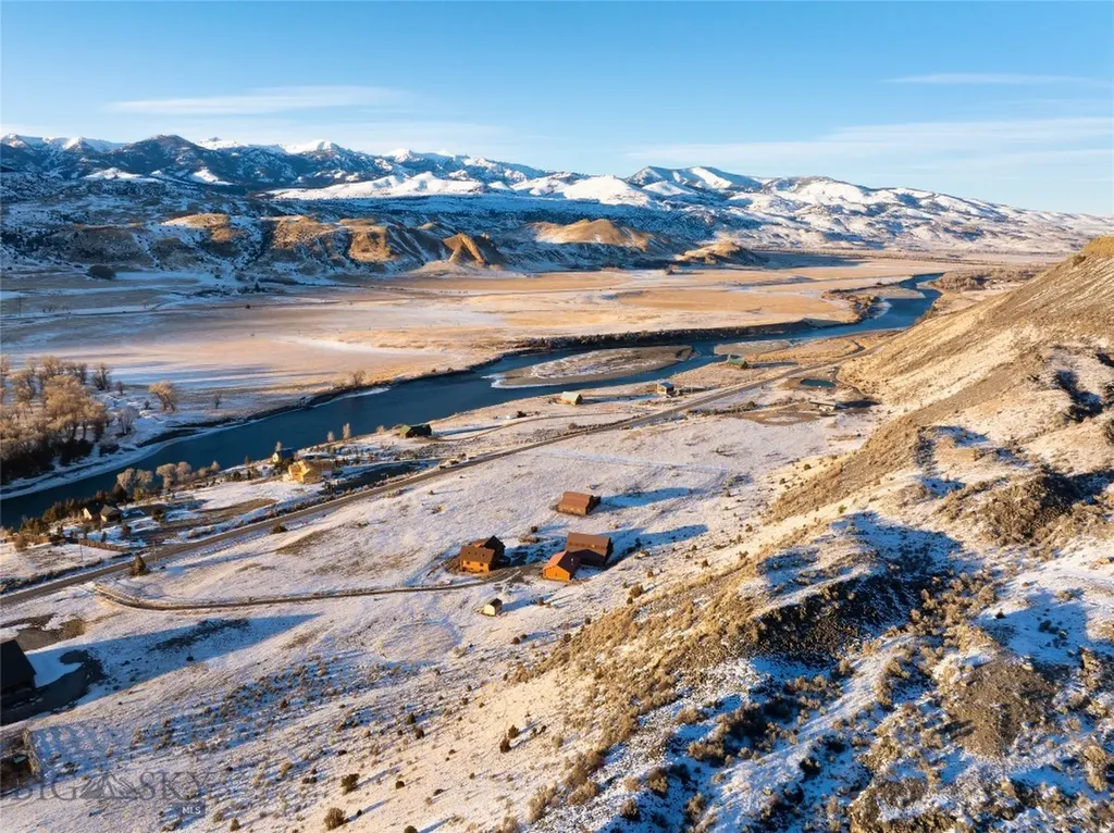 198 E River Road Emigrant MT 59027