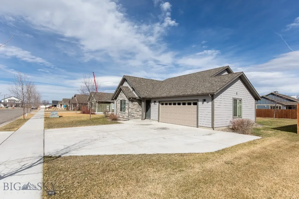 1718 Shelby Avenue Belgrade MT 59714