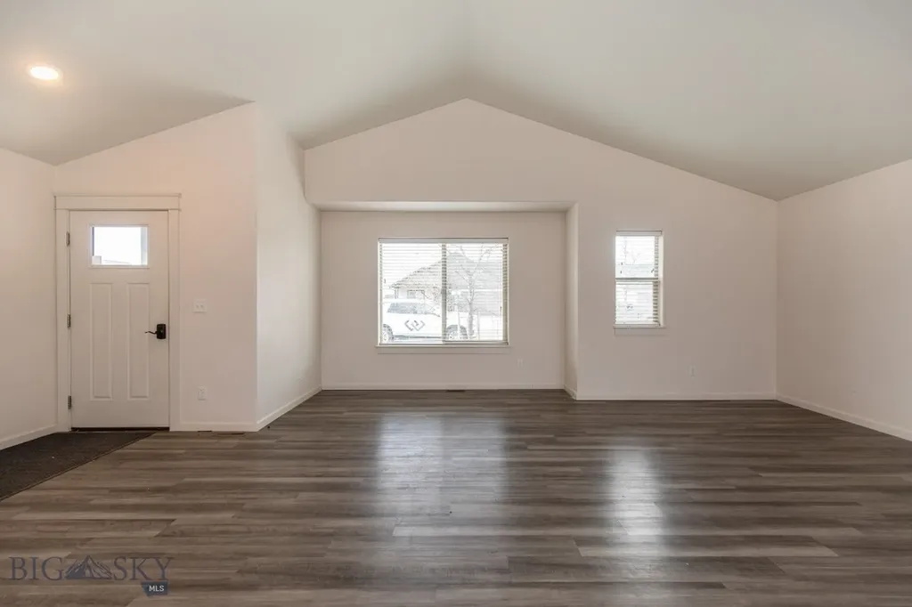 1718 Shelby Avenue Belgrade MT 59714