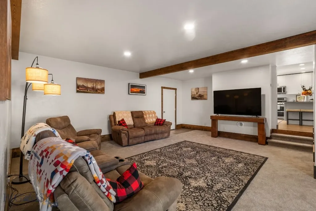 91 E Allison Avenue Belgrade MT 59714