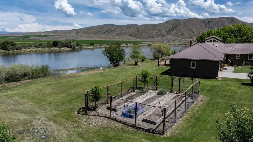 37 Missouri View Loop Toston MT 59643