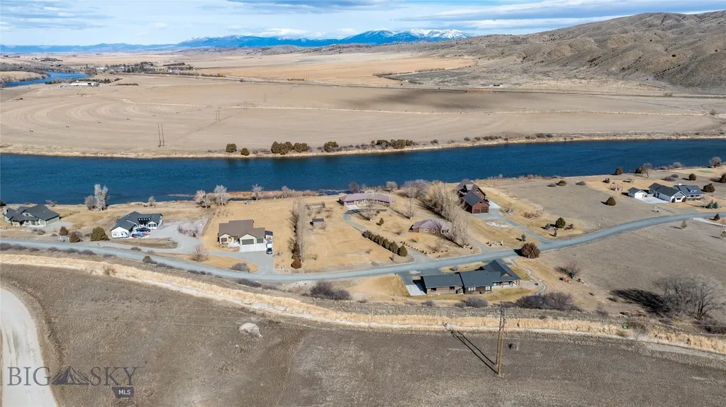 37 Missouri View Loop Toston MT 59643