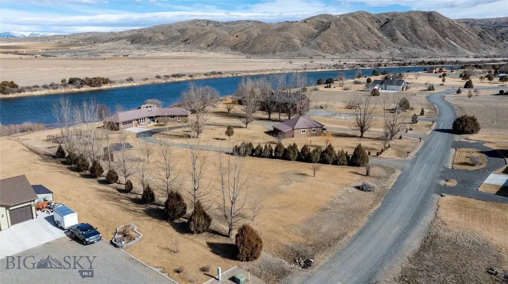37 Missouri View Loop Toston MT 59643