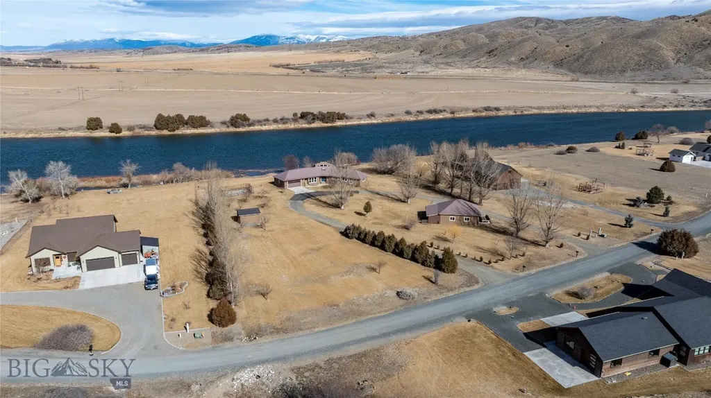 37 Missouri View Loop Toston MT 59643