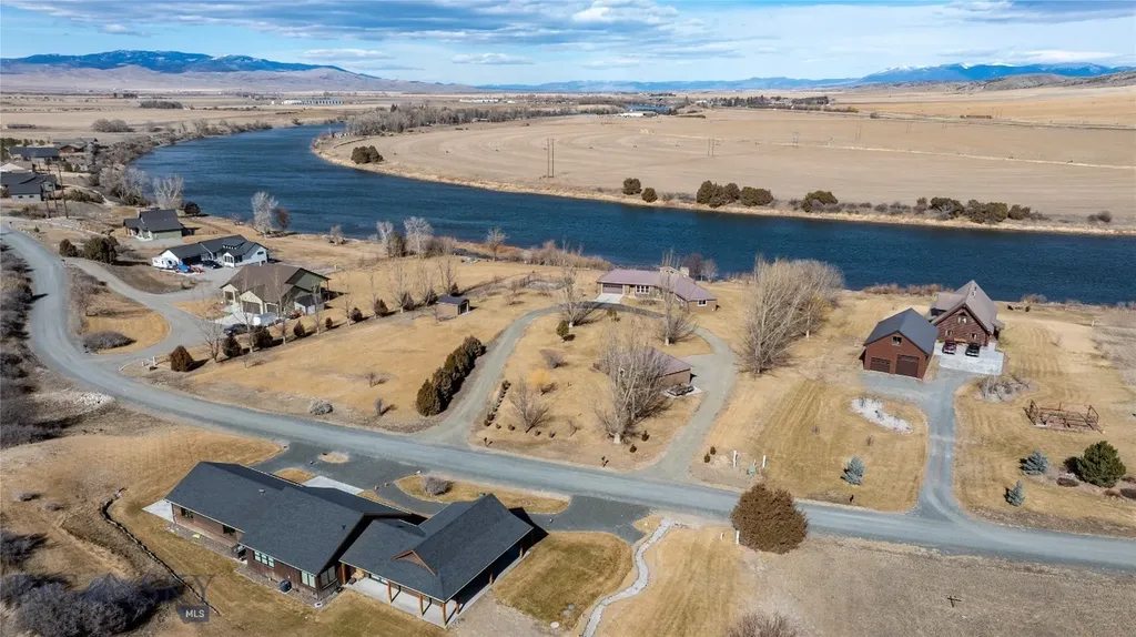 37 Missouri View Loop Toston MT 59643