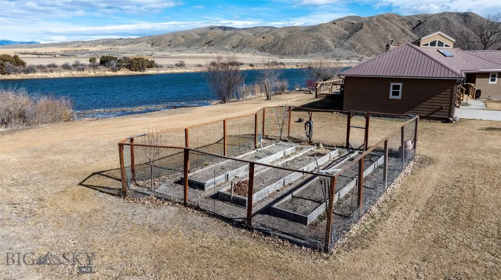 37 Missouri View Loop Toston MT 59643