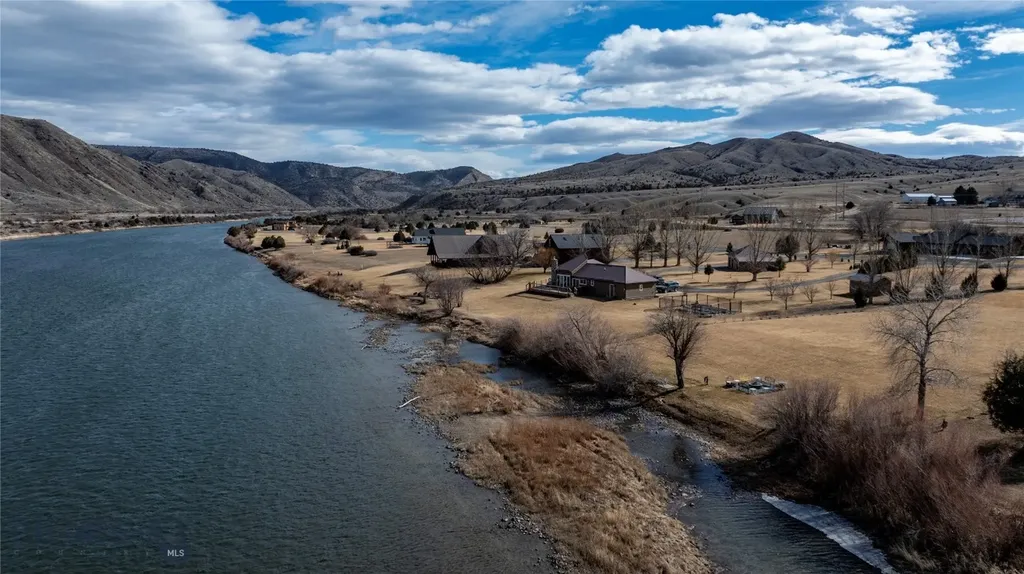 37 Missouri View Loop Toston MT 59643