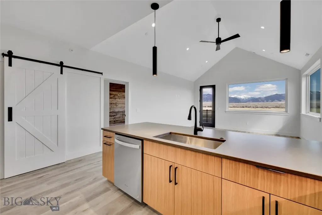 450 Loomis Way Ennis MT 59729