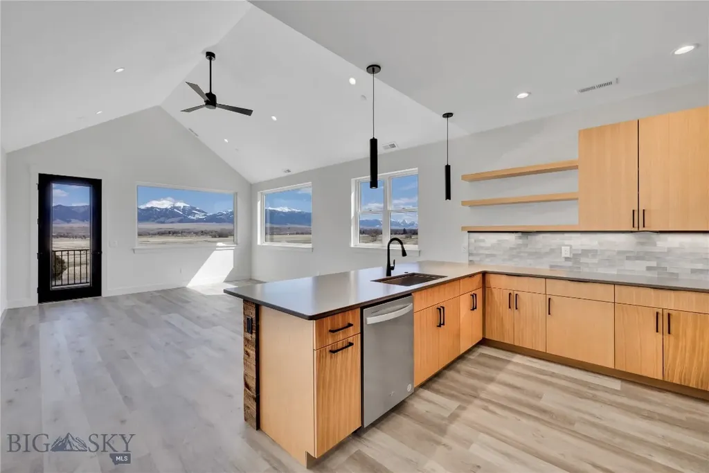 450 Loomis Way Ennis MT 59729