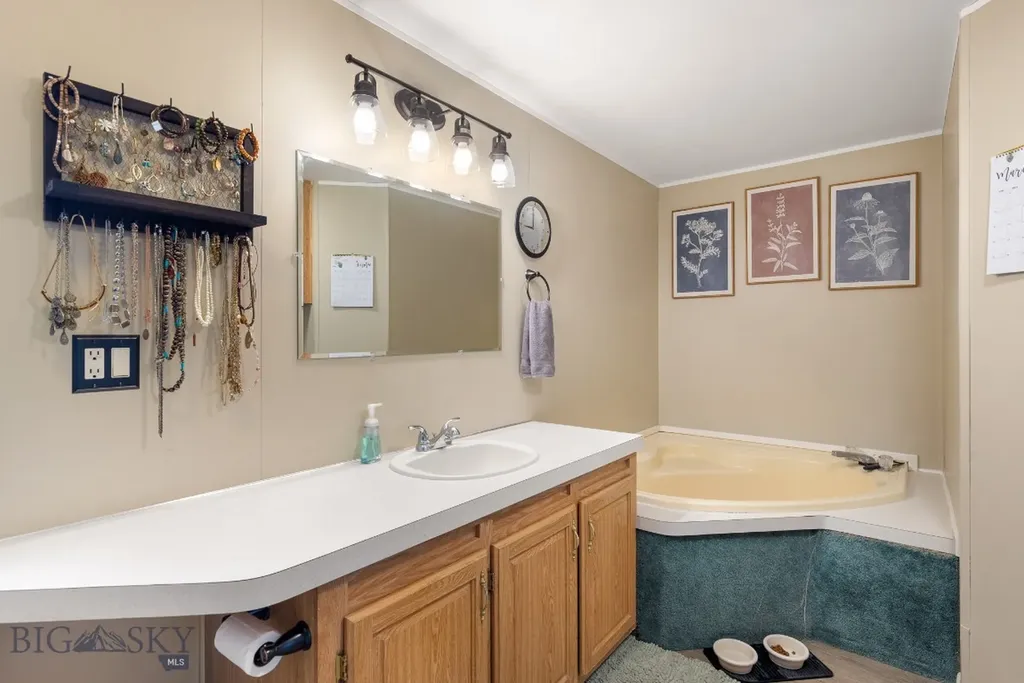 126 Hereford Belgrade MT 59714