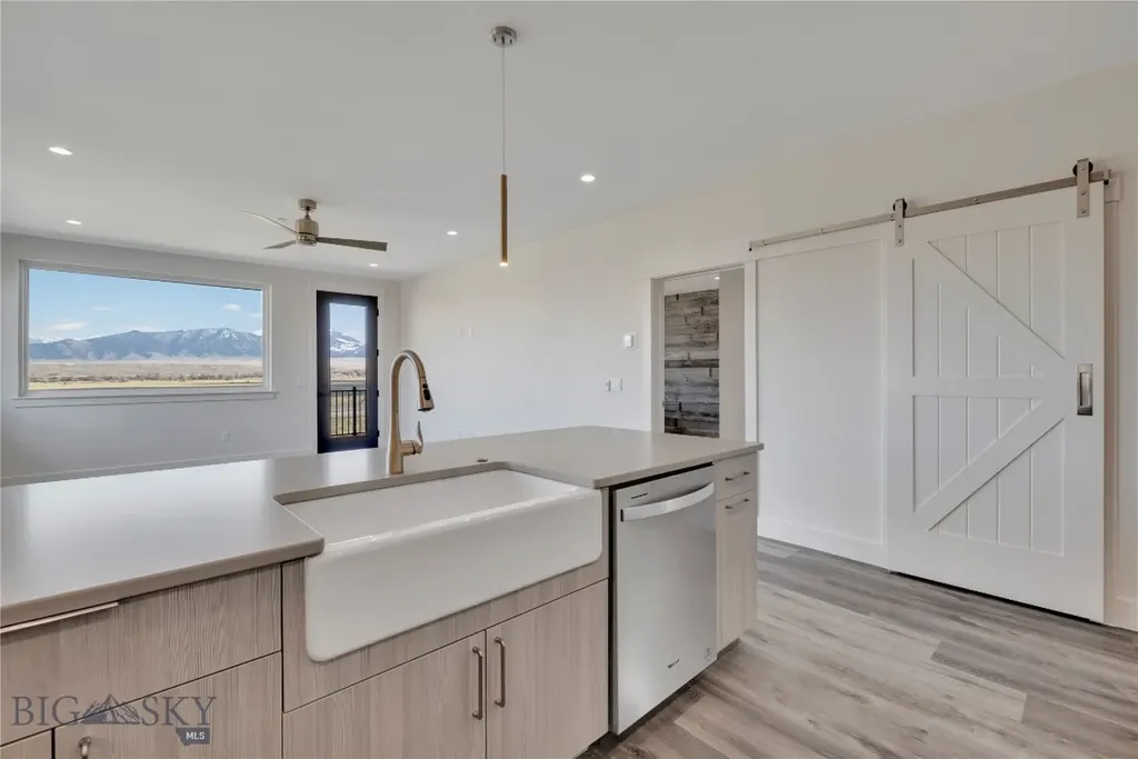 450 Loomis Way Ennis MT 59729
