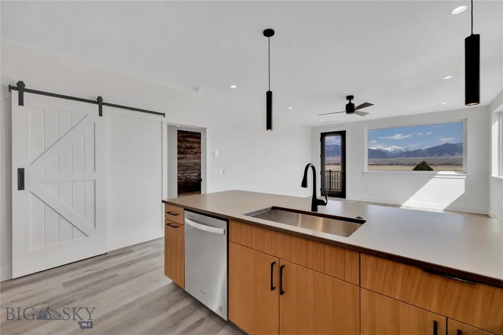 450 Loomis Way Ennis MT 59729