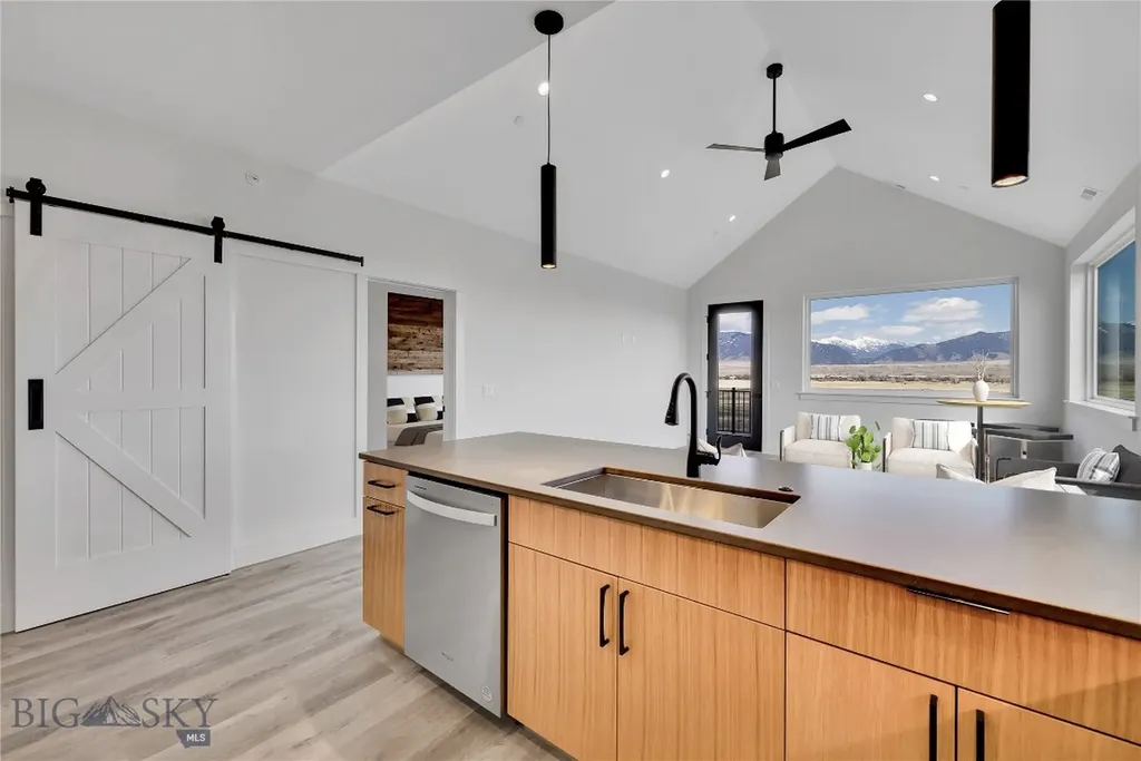 450 Loomis Way Ennis MT 59729