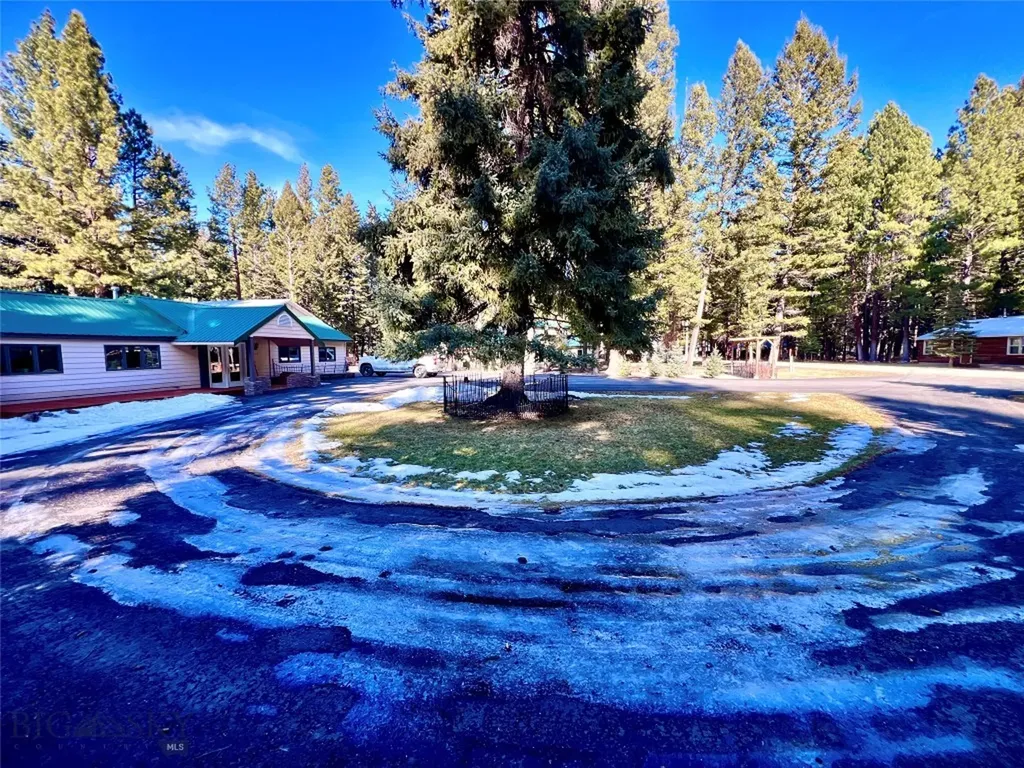 208 4th Lincoln MT 59639
