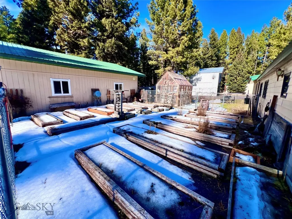 208 4th Lincoln MT 59639