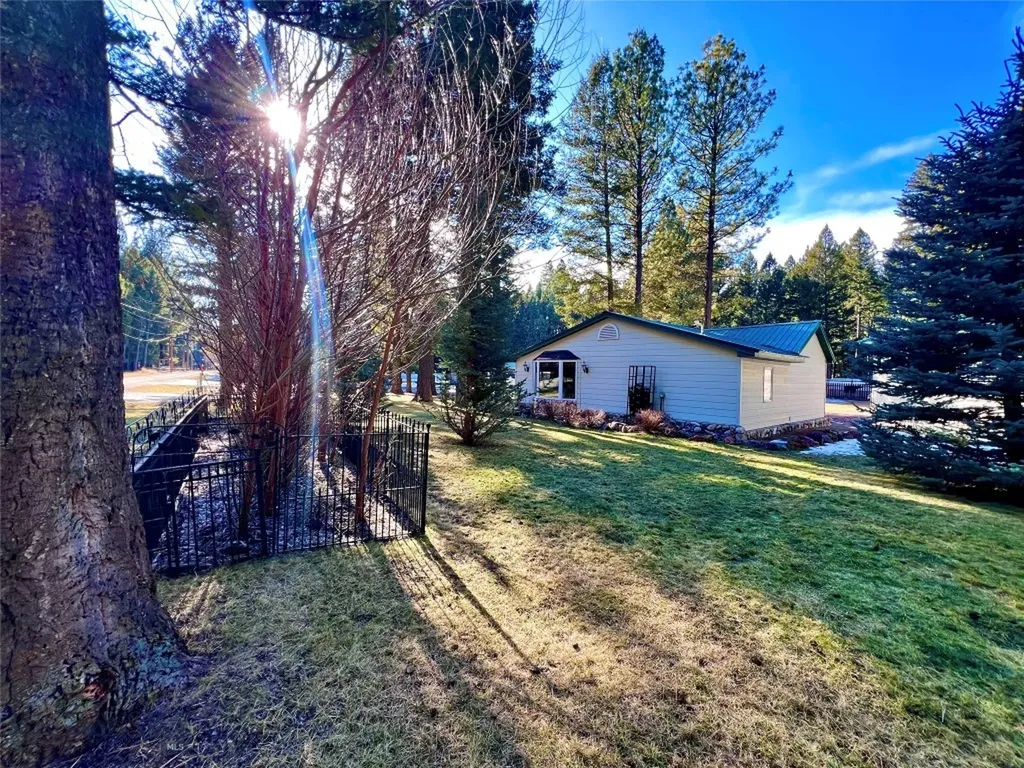 208 4th Lincoln MT 59639