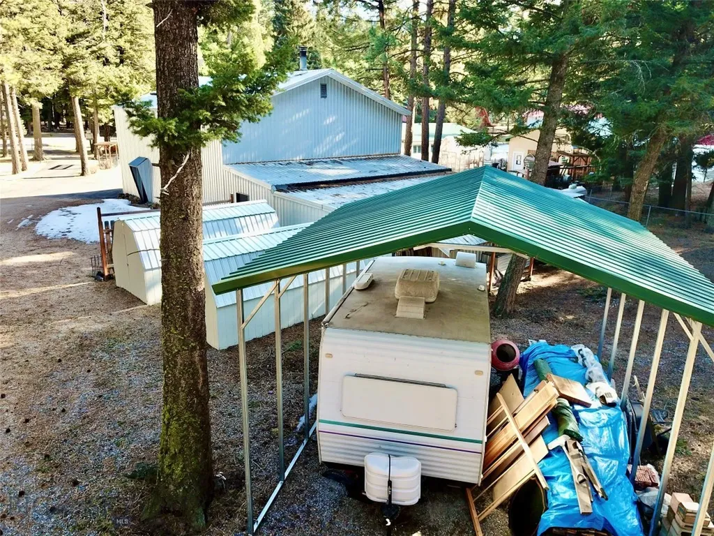 208 4th Lincoln MT 59639