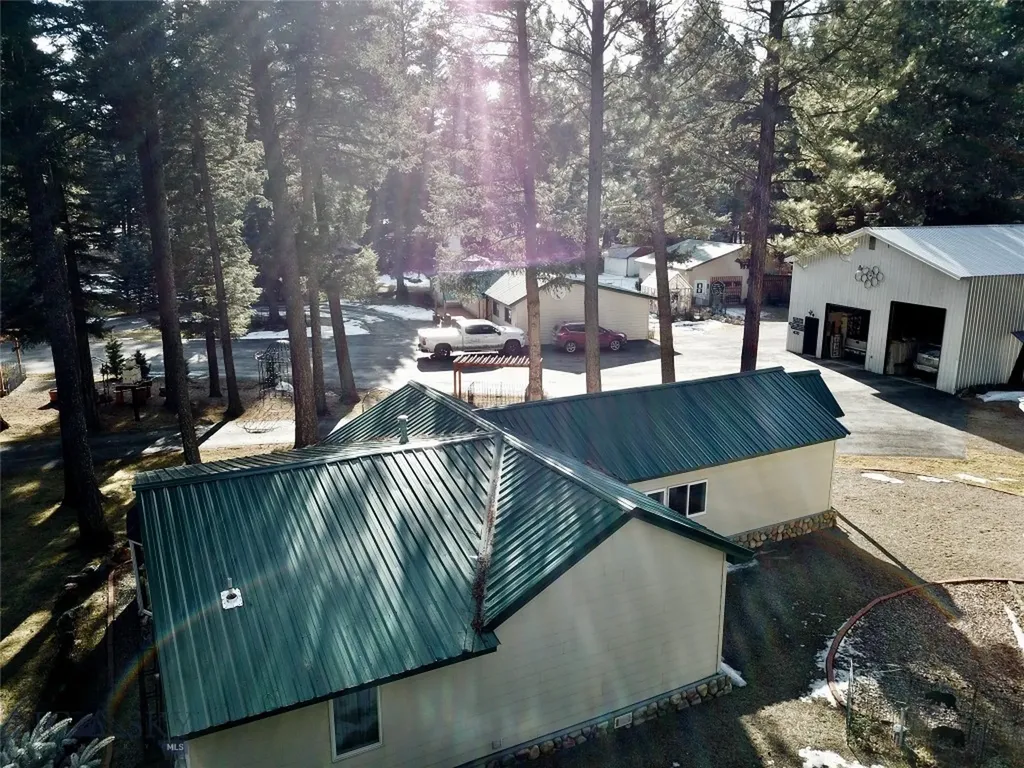 208 4th Lincoln MT 59639